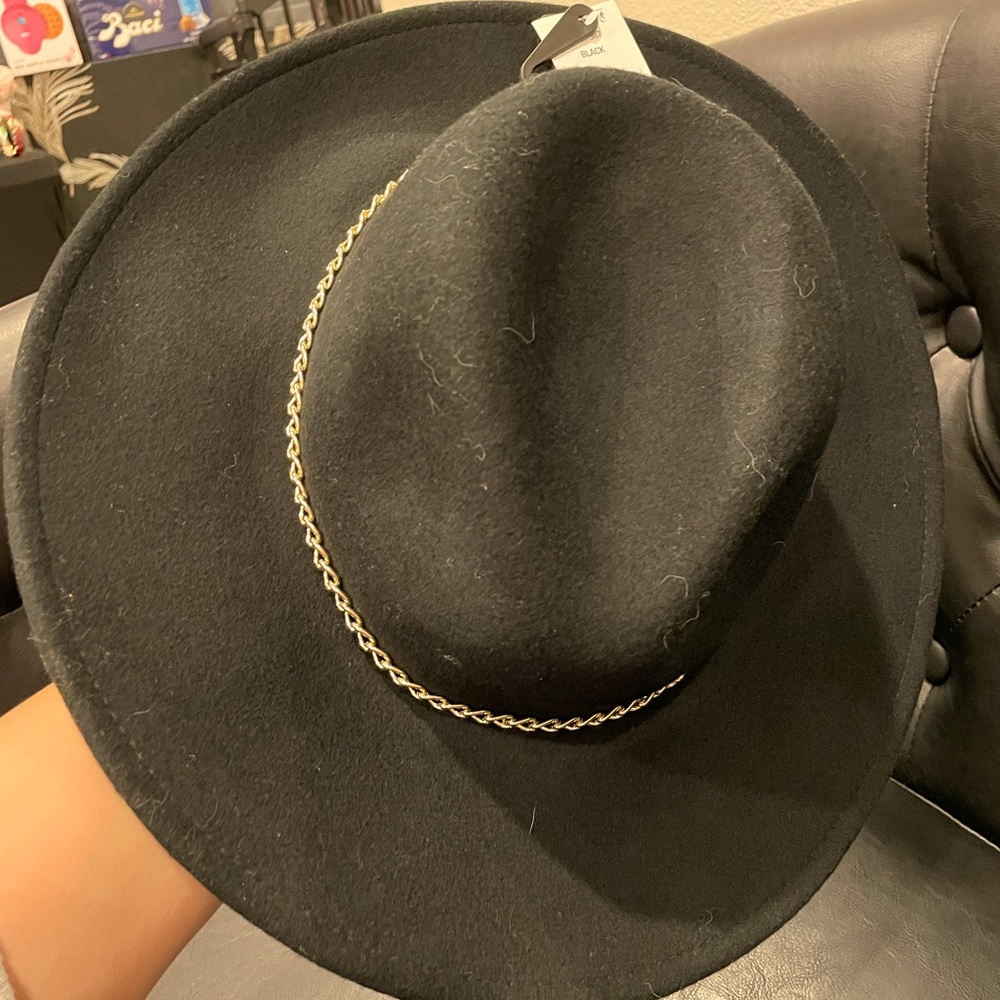 Steve Madden black felted wool metal chain trimmed fedora.